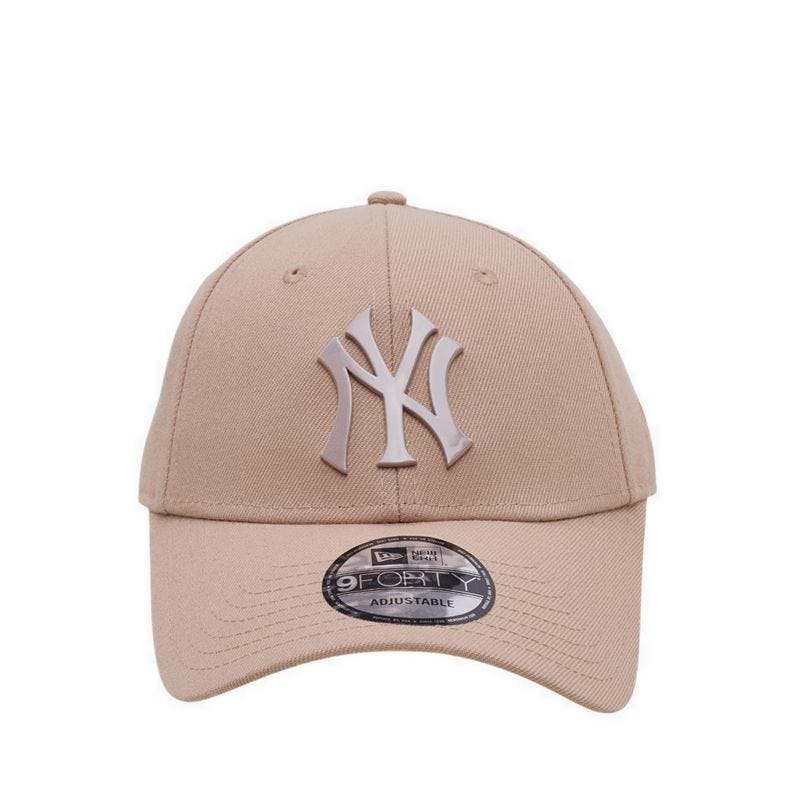 9FORTY Gradient Metal Badge New York Yankees Unisex Caps - Camel