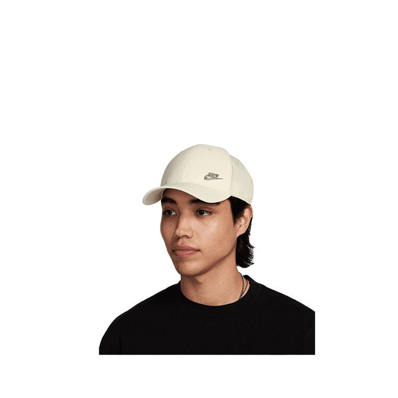 Dri-FIT Club Structured Metal Logo Cap - White