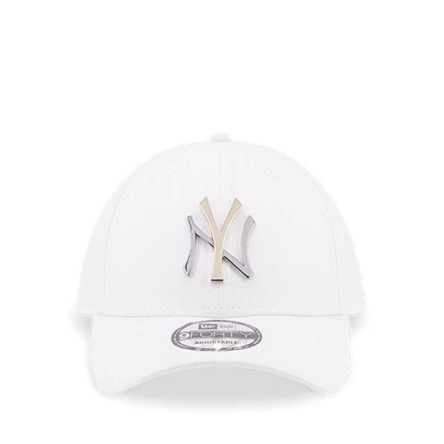 NEW ERA 940 2 TONE METAL BADGE NEYYAN  MEN'S CAPS - WHITE